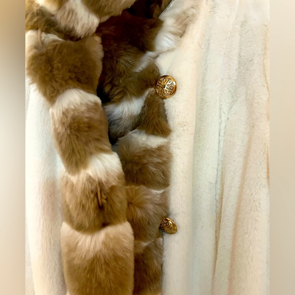 DENNIS BASSO. Women’s Reversible Faux Fur Jacket. Size Small (Medium) - Picture 7 of 15